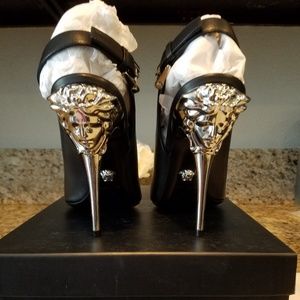 NWT Versace Heels